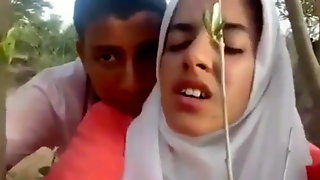 Desi Pak Baloch village couple fucking public outdoor hijabi