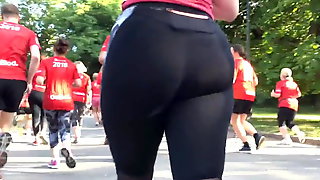 Thick PAWG MILF Jogging in Skin-Tight Spandex