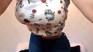 Beautiful babe great ass in jeans masturbate